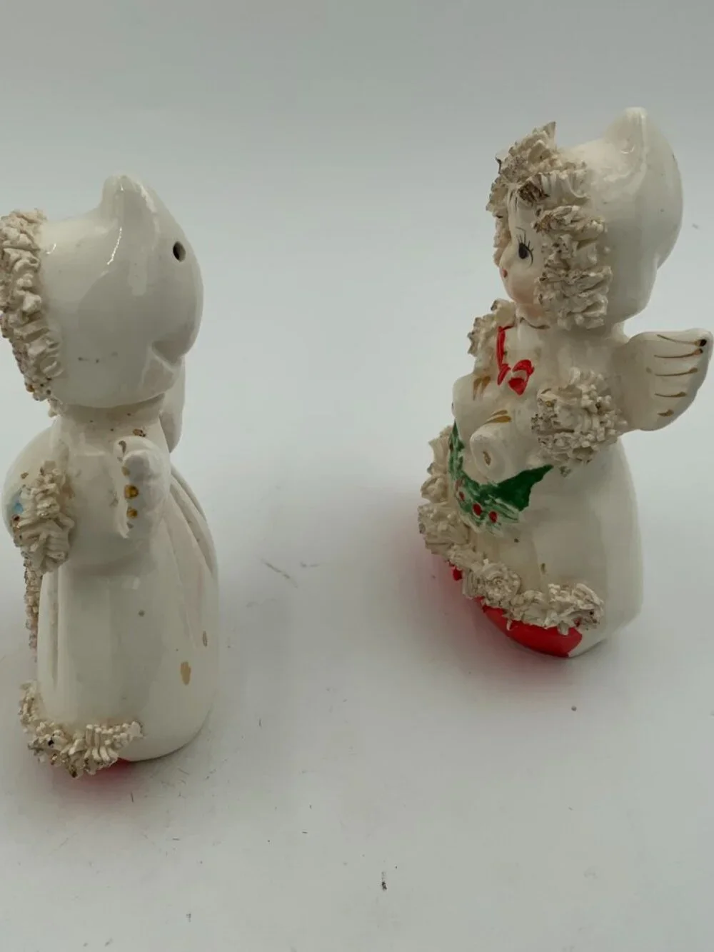 Commodore Spaghetti Ceramic Christmas Angels Salt & Pepper Shakers Figurine